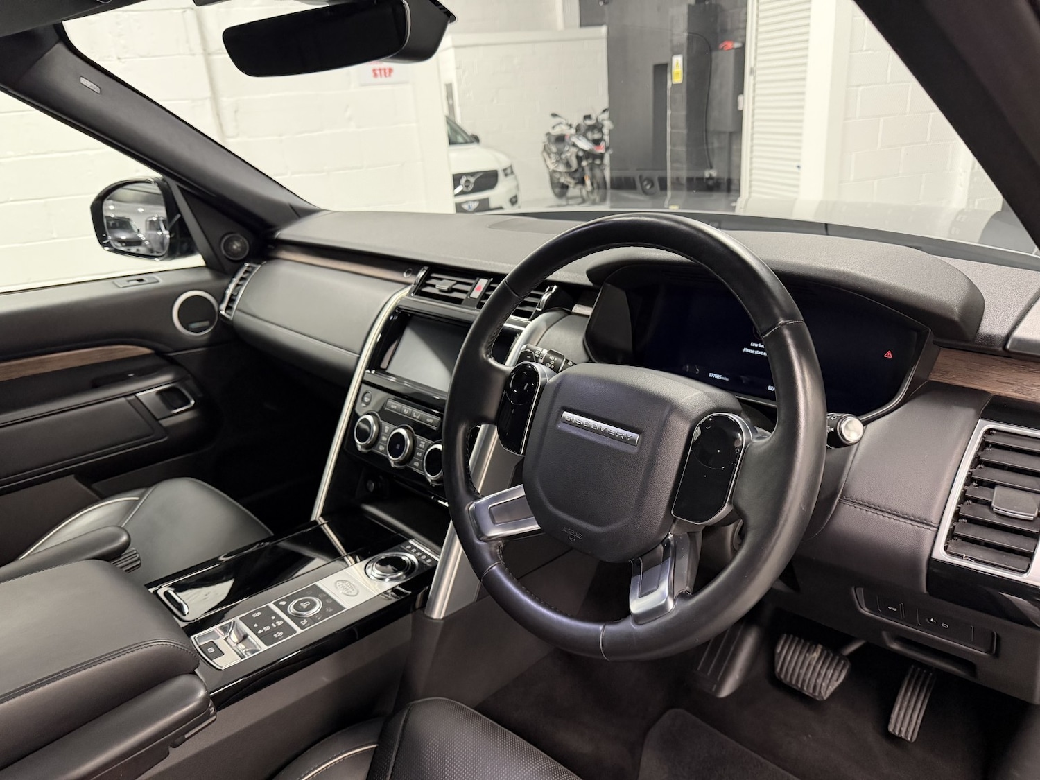 Used Land Rover Discovery 2018 for sale - 76785001: Photo 16