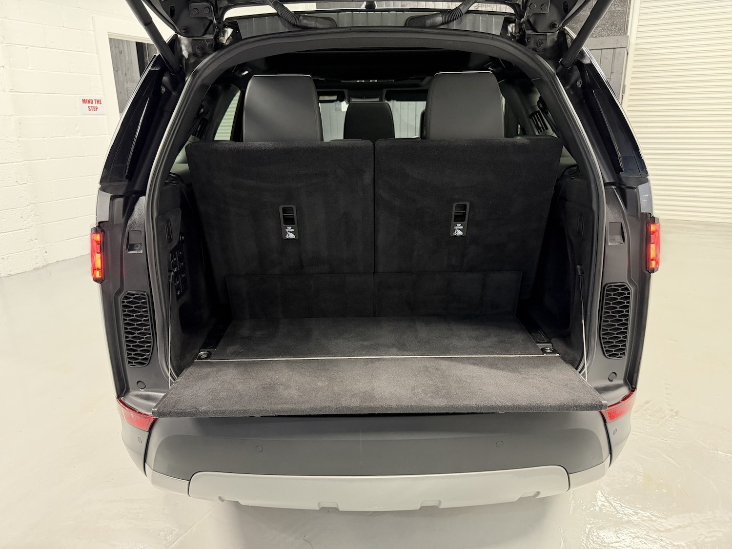 Used Land Rover Discovery 2018 for sale - 76785001: Photo 19