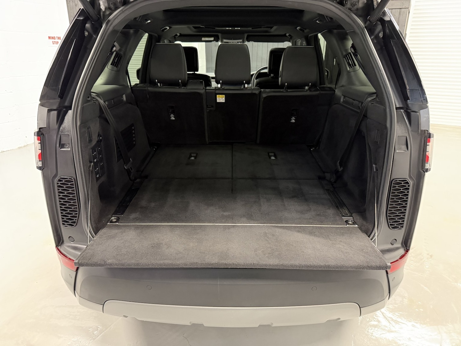 Used Land Rover Discovery 2018 for sale - 76785001: Photo 20