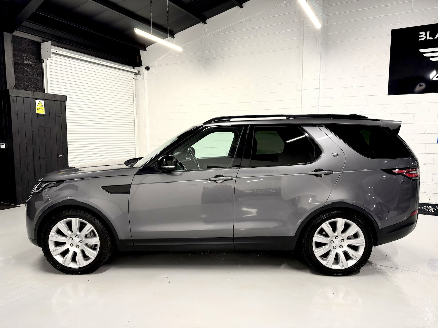 Used Land Rover Discovery 2018 for sale - 76785001: Photo 23