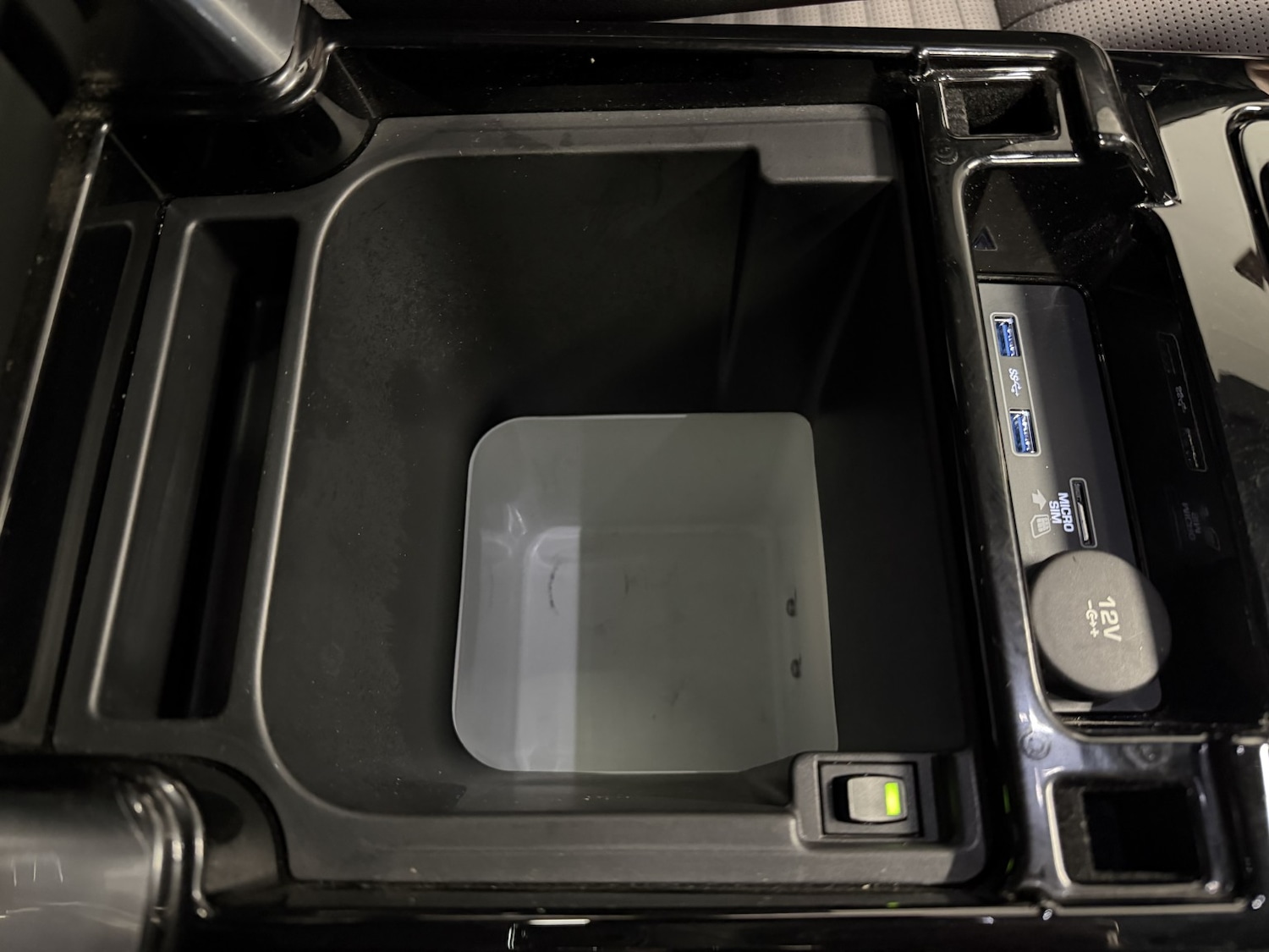 Used Land Rover Discovery 2018 for sale - 76785001: Photo 32