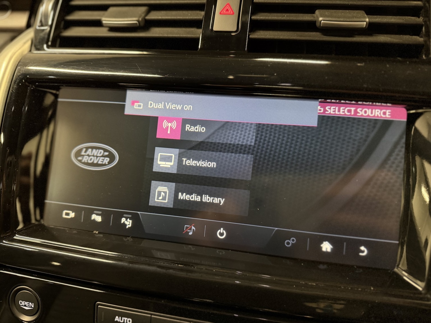 Used Land Rover Discovery 2018 for sale - 76785001: Photo 40