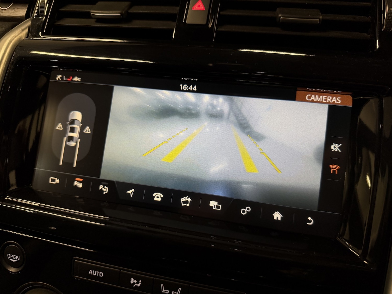 Used Land Rover Discovery 2018 for sale - 76785001: Photo 41