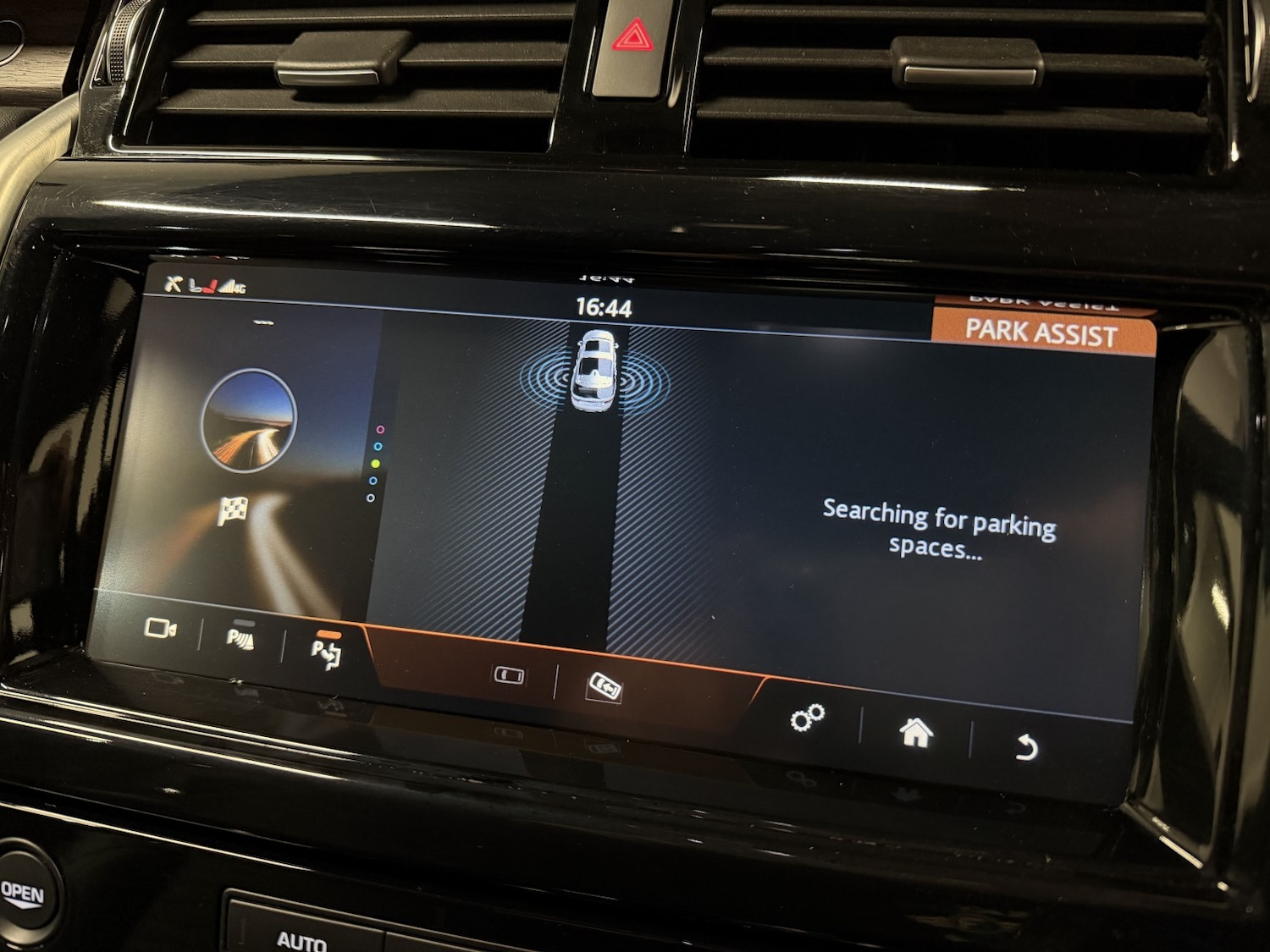 Used Land Rover Discovery 2018 for sale - 76785001: Photo 42