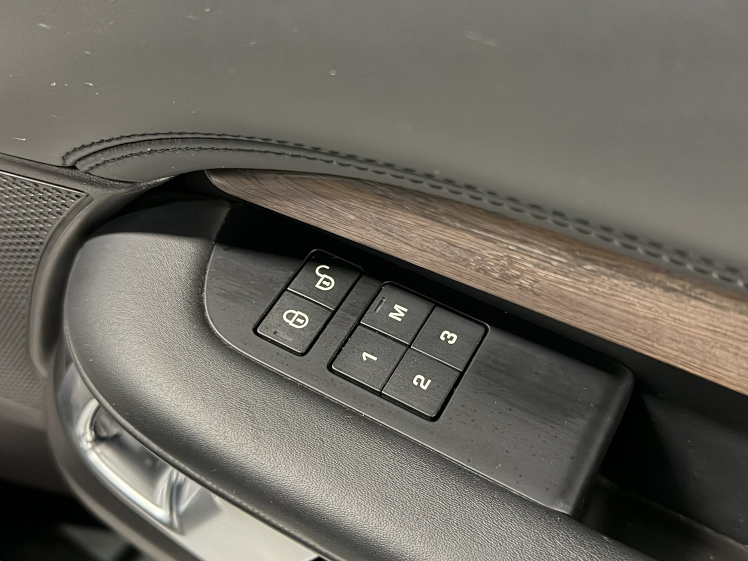 Used Land Rover Discovery 2018 for sale - 76785001: Photo 49