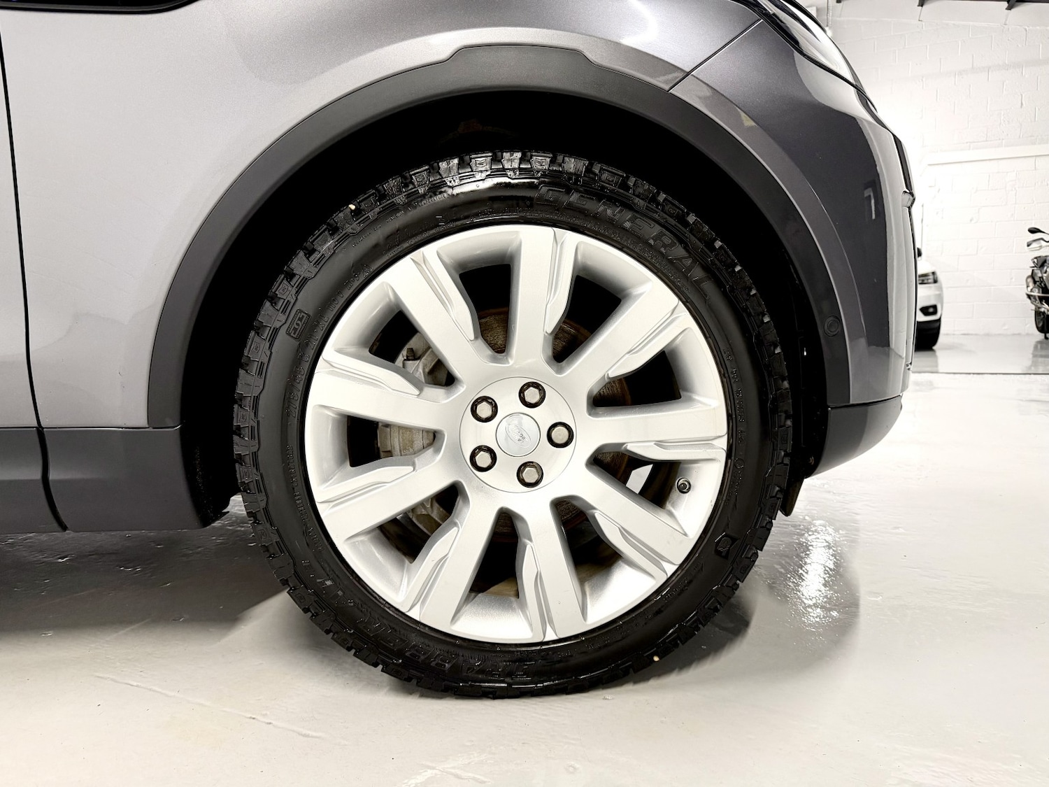 Used Land Rover Discovery 2018 for sale - 76785001: Photo 5