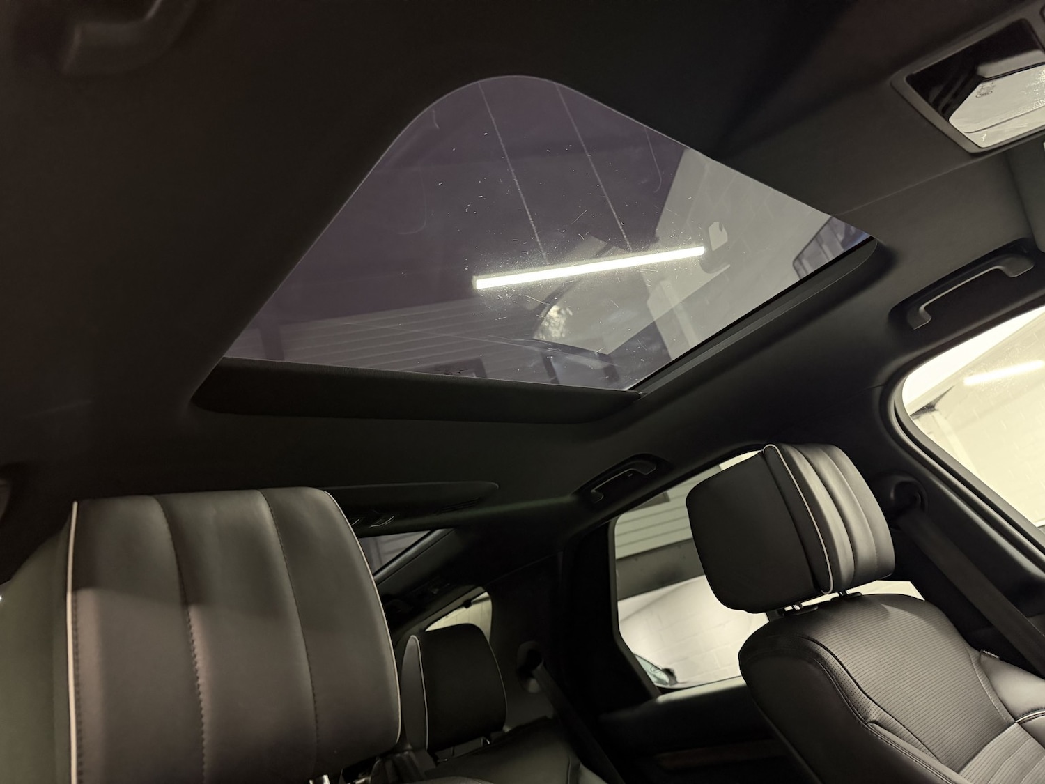 Used Land Rover Discovery 2018 for sale - 76785001: Photo 9