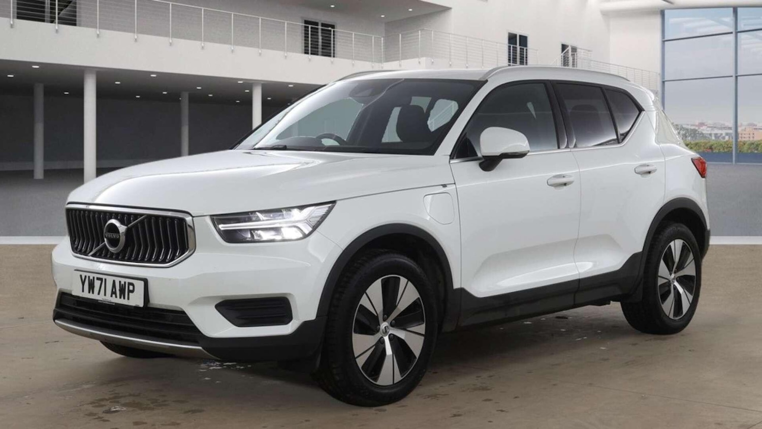 Used Volvo XC40 2022 for sale - 77957356: Photo 2