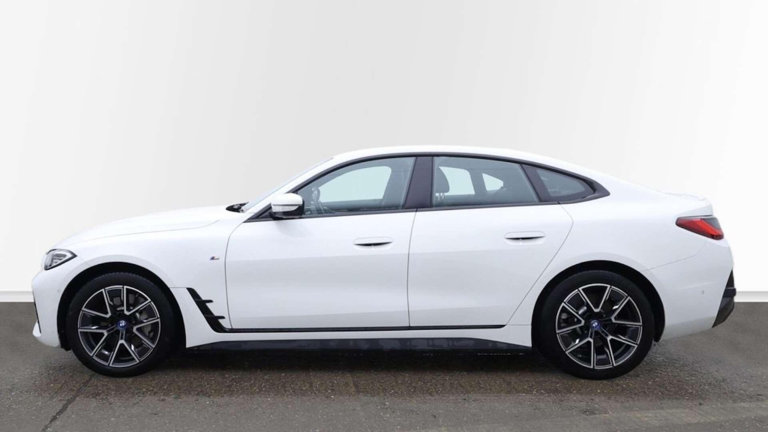 Used BMW i4 2022 for sale - 77155745: Photo 6