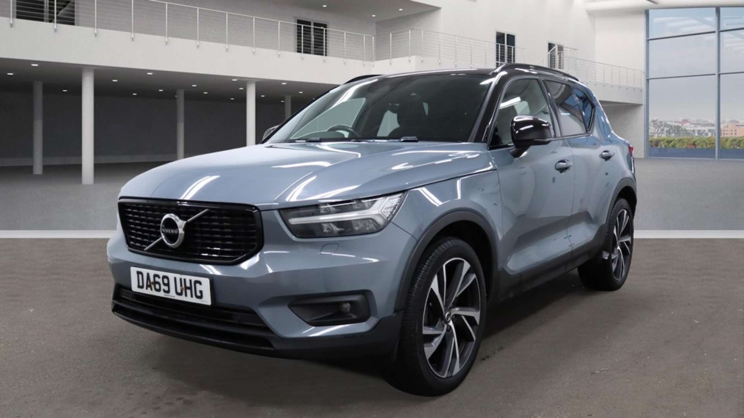 Used Volvo XC40 2019 for sale - 76411987: Photo 2