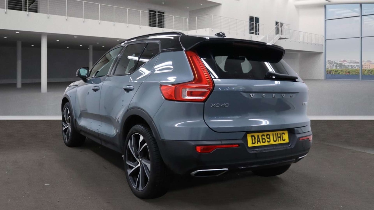 Used Volvo XC40 2019 for sale - 76411987: Photo 3