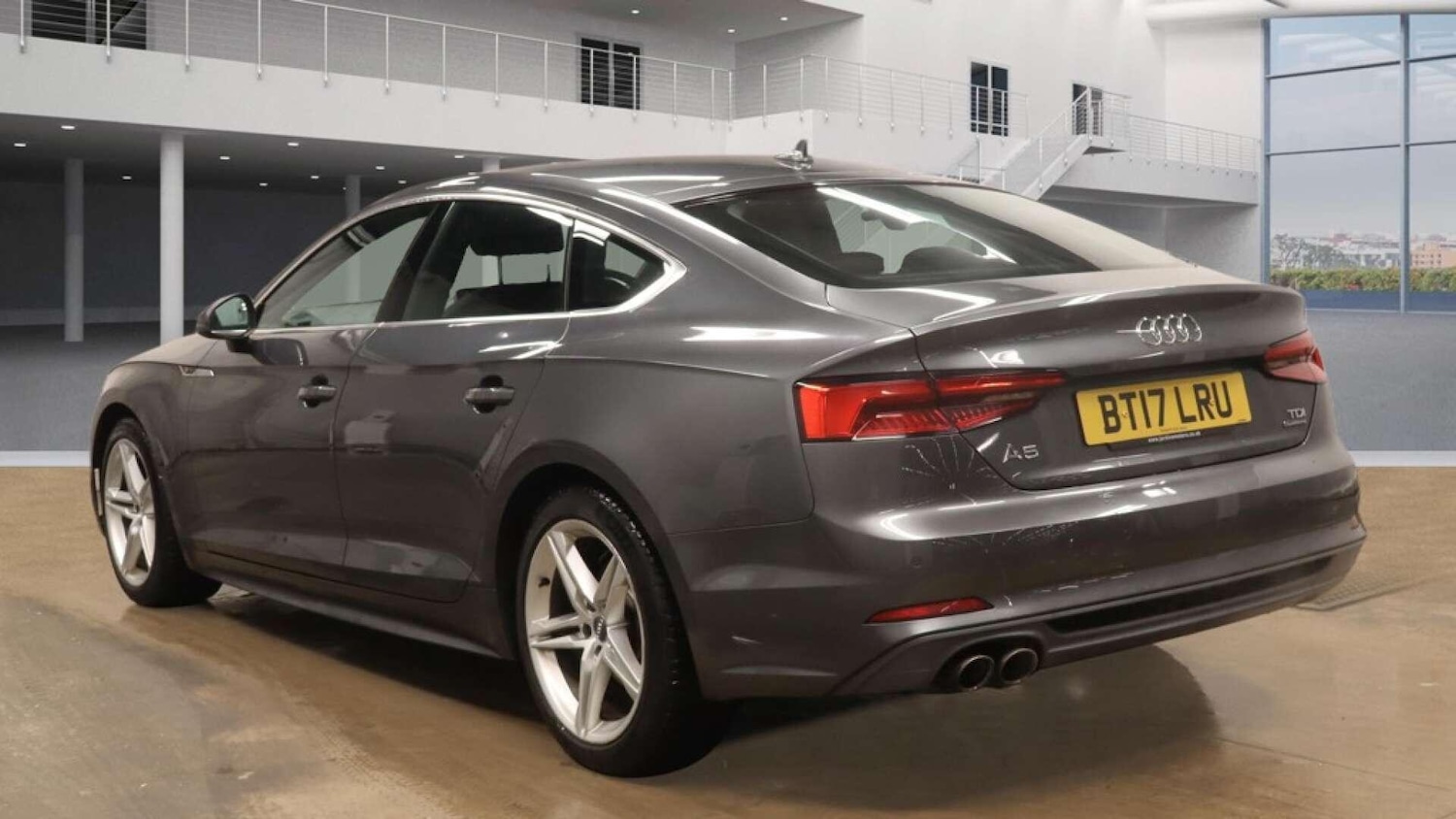 Used Audi A5 2017 for sale - 77130716: Photo 3