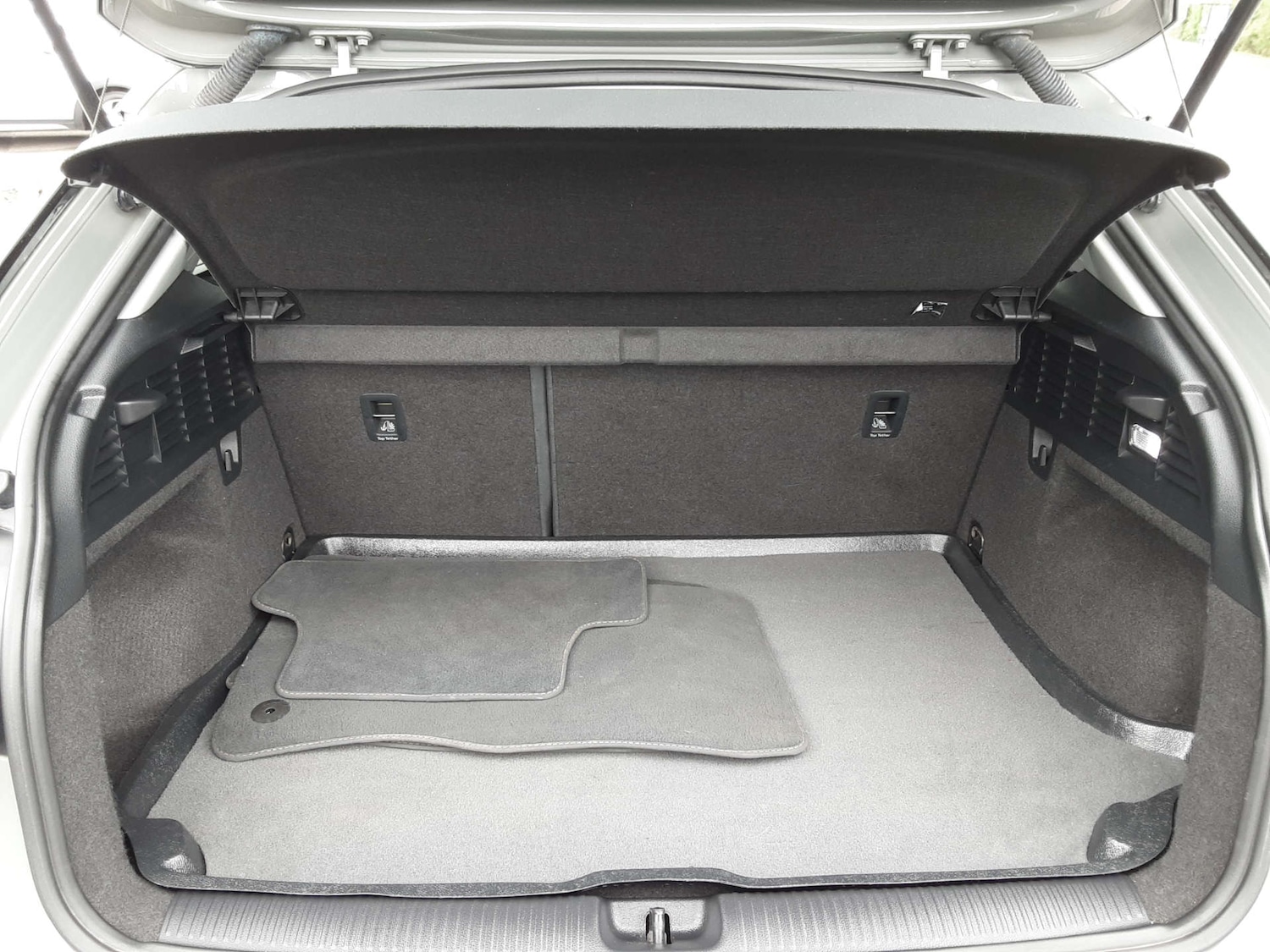 Used Audi Q2 2017 for sale - 76404550: Photo 38