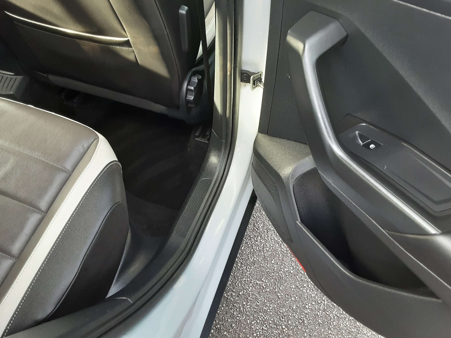 Used Volkswagen T-Roc 2019 for sale - 76411978: Photo 28