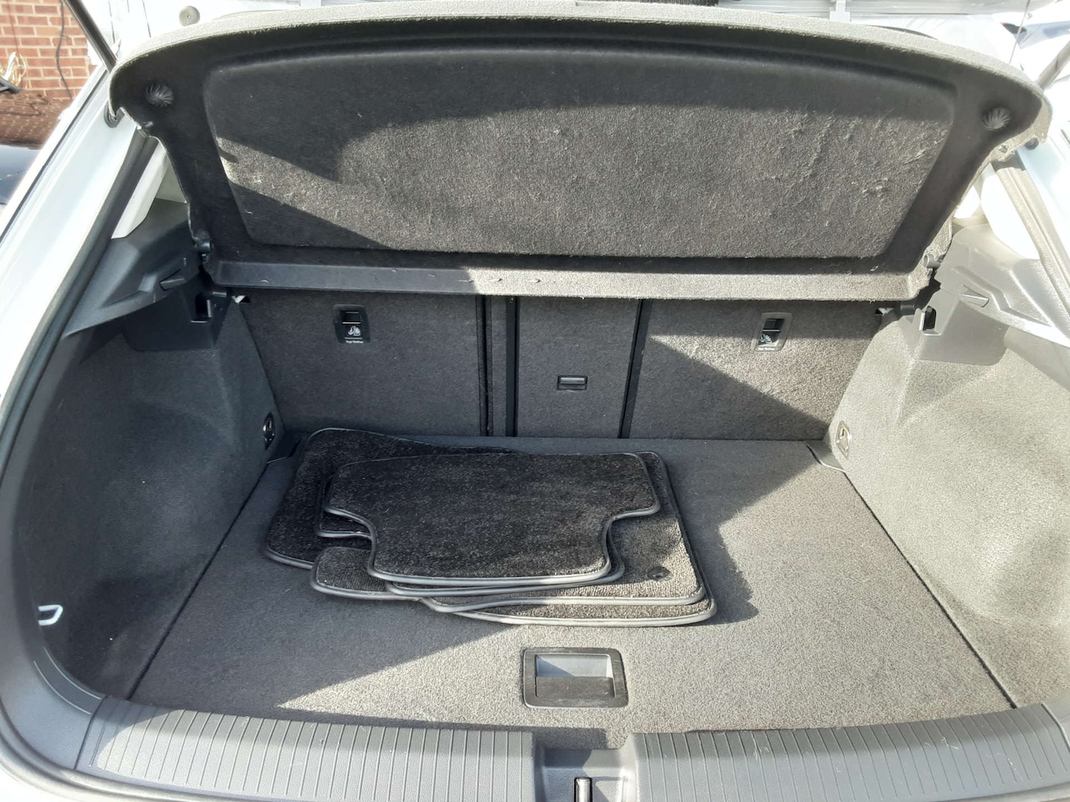 Used Volkswagen T-Roc 2019 for sale - 76411978: Photo 37