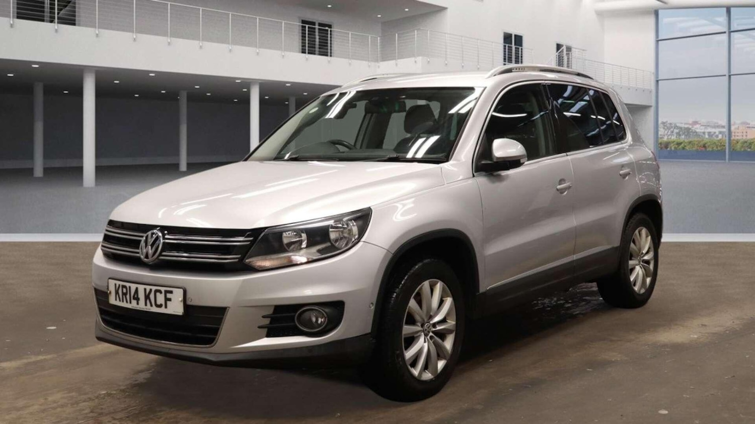 Used Volkswagen Tiguan 2014 for sale - 77898202: Photo 2