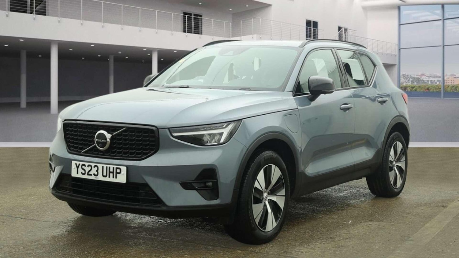 Used Volvo XC40 2023 for sale - 77484111: Photo 2