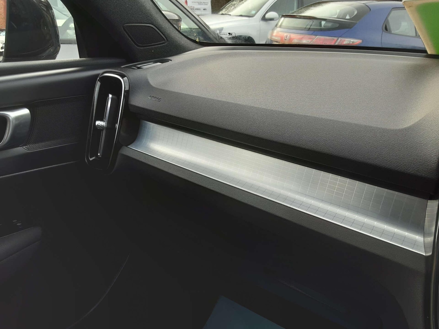 Used Volvo XC40 2023 for sale - 77484111: Photo 24