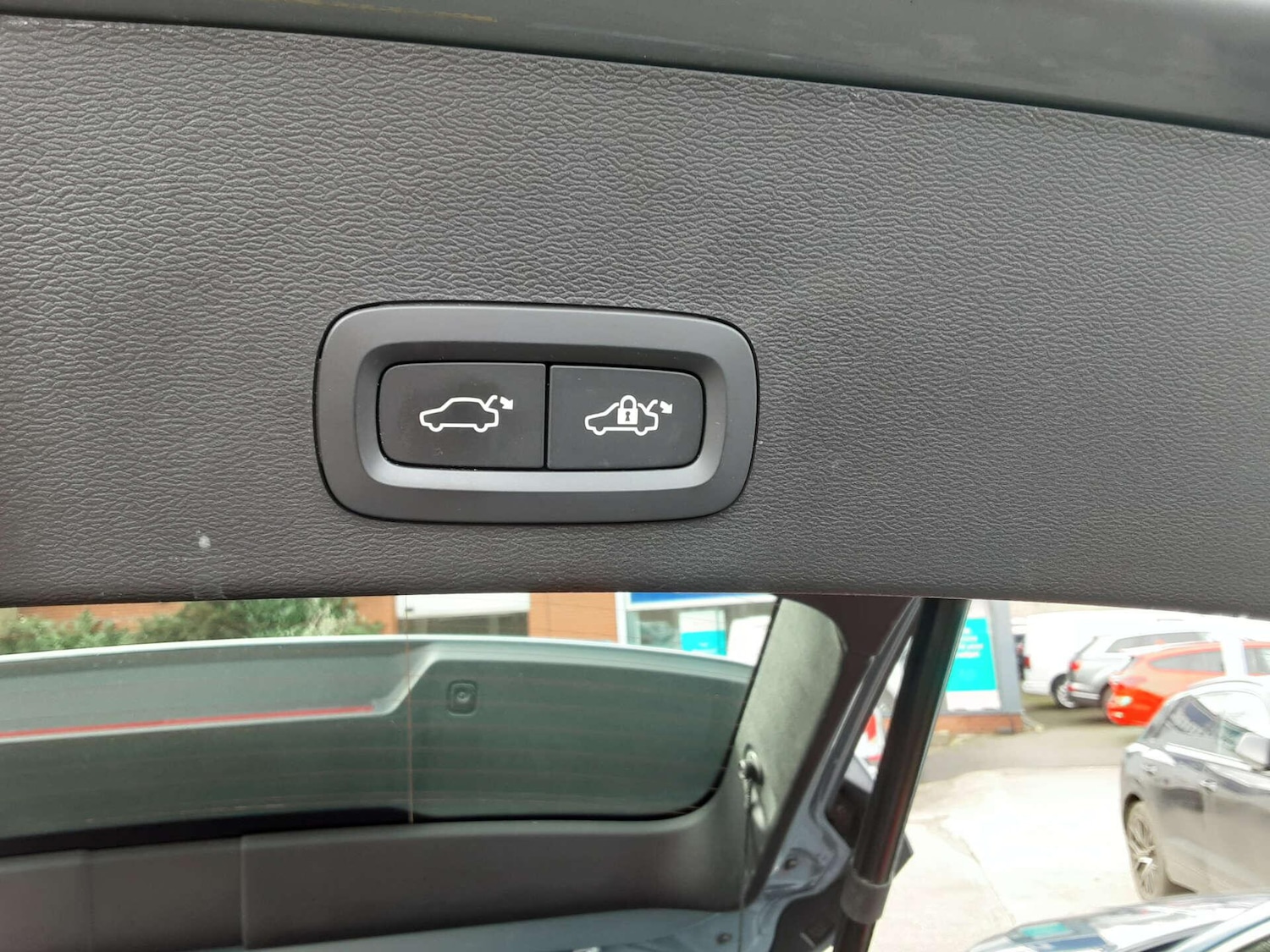 Used Volvo XC40 2023 for sale - 77484111: Photo 32