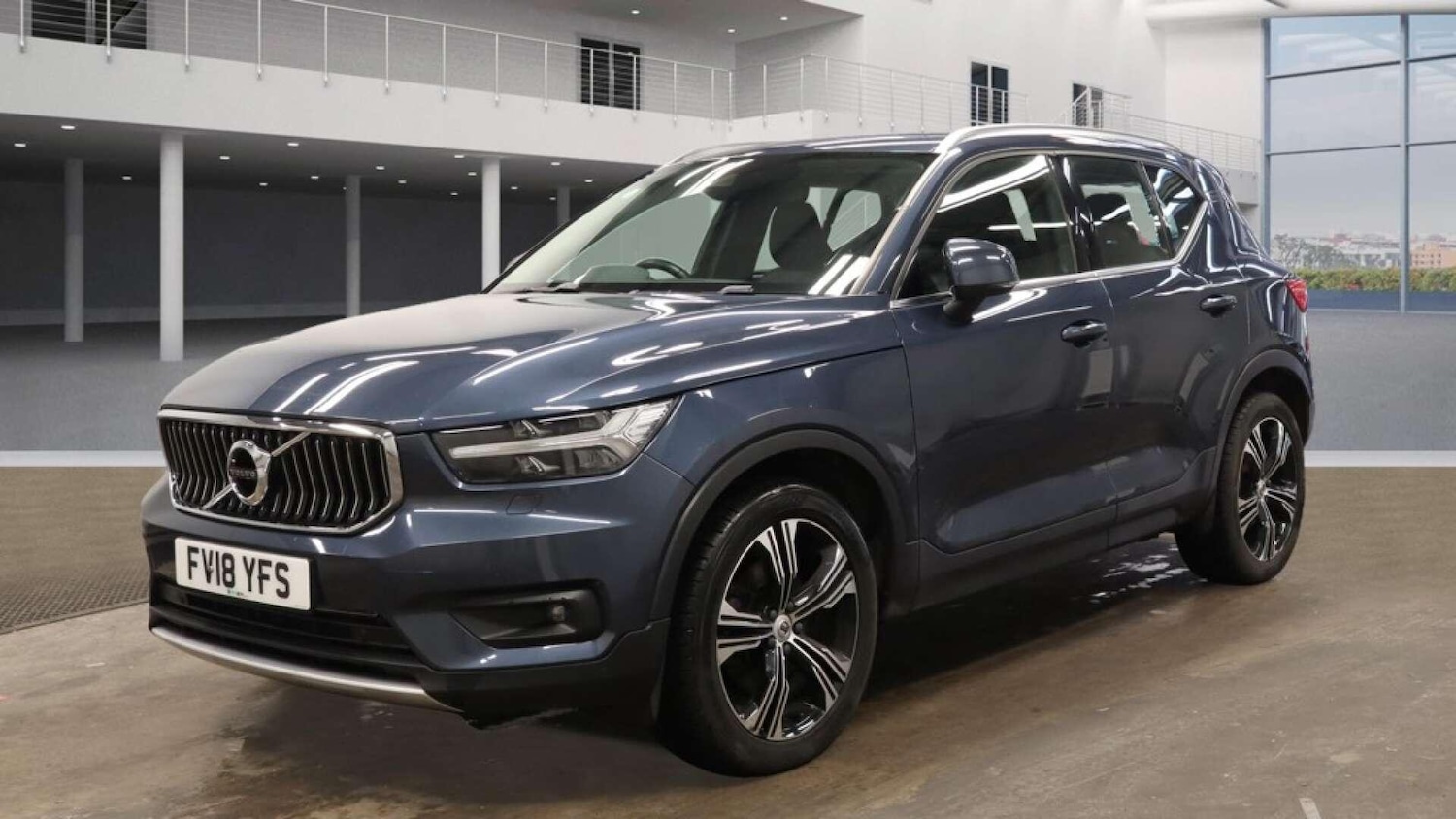 Used Volvo XC40 2018 for sale - 77131864: Photo 2