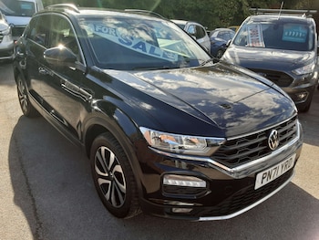 Used Volkswagen T-Roc 2021 for sale - 76404615: Photo