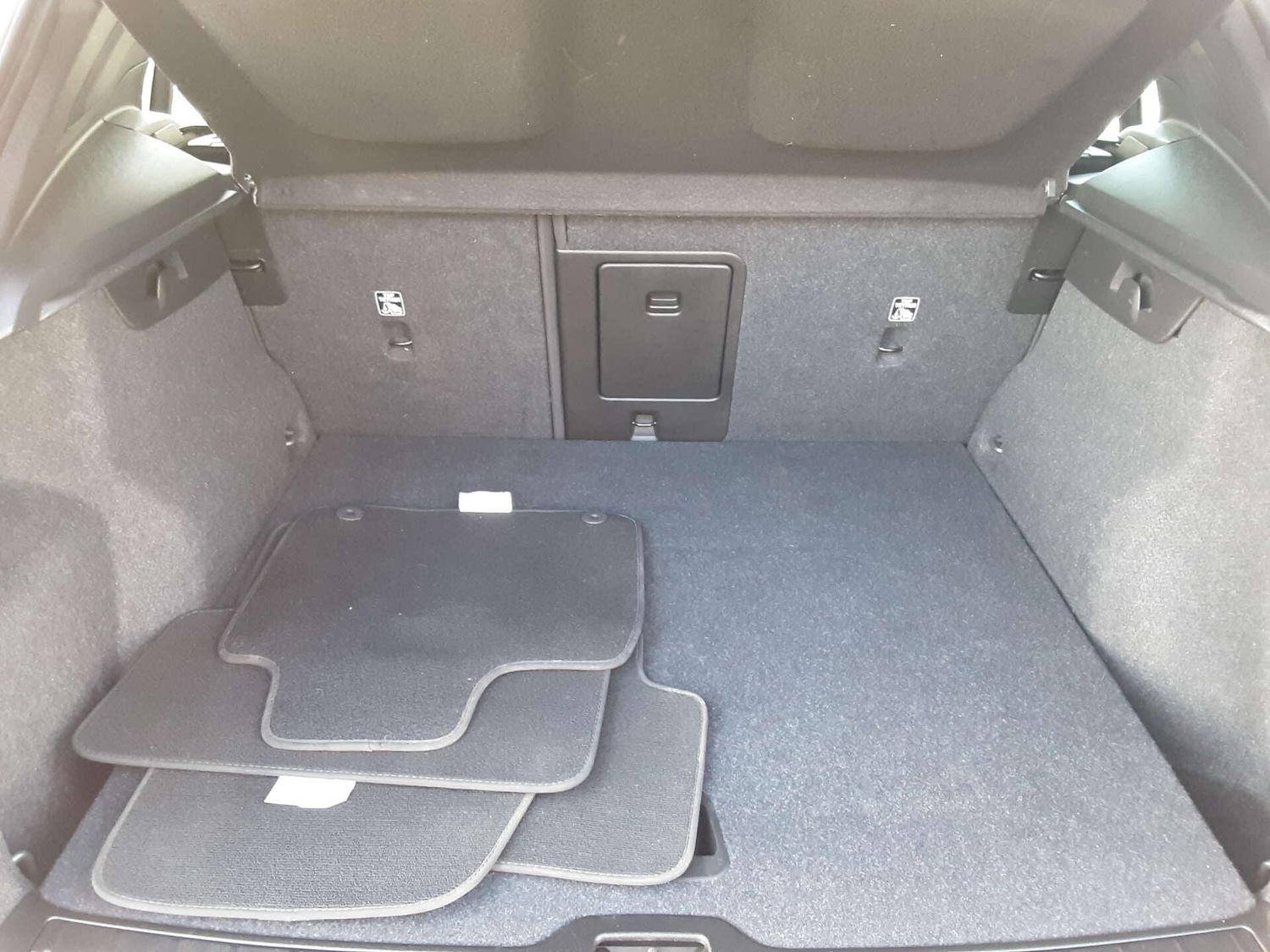 Used Volvo XC40 for sale - 77737668: Photo 44