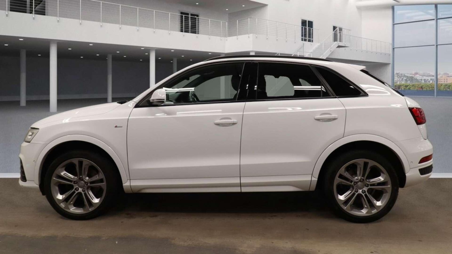 Used Audi Q3 2016 for sale - 77131058: Photo 12