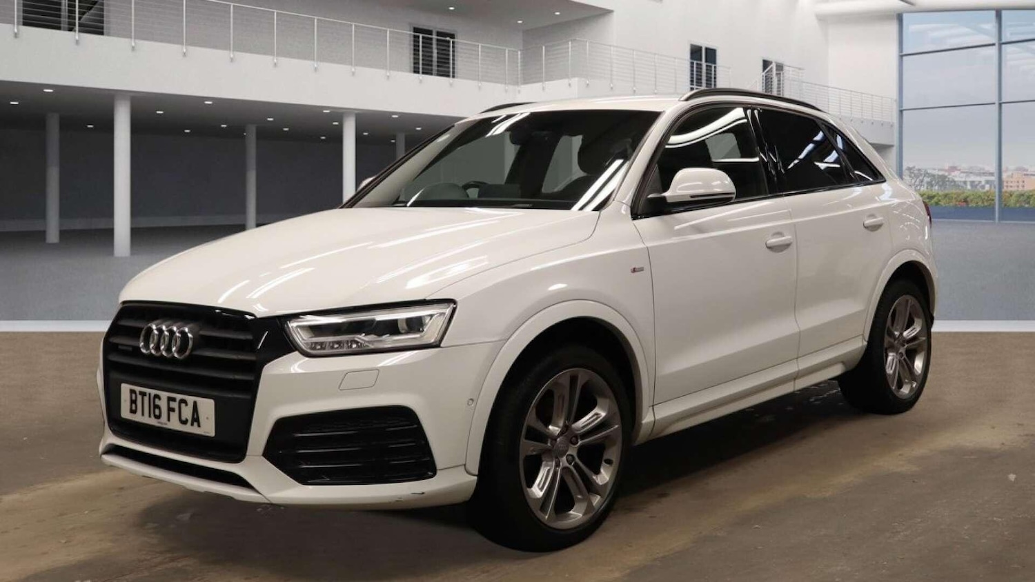 Used Audi Q3 2016 for sale - 77131058: Photo 2