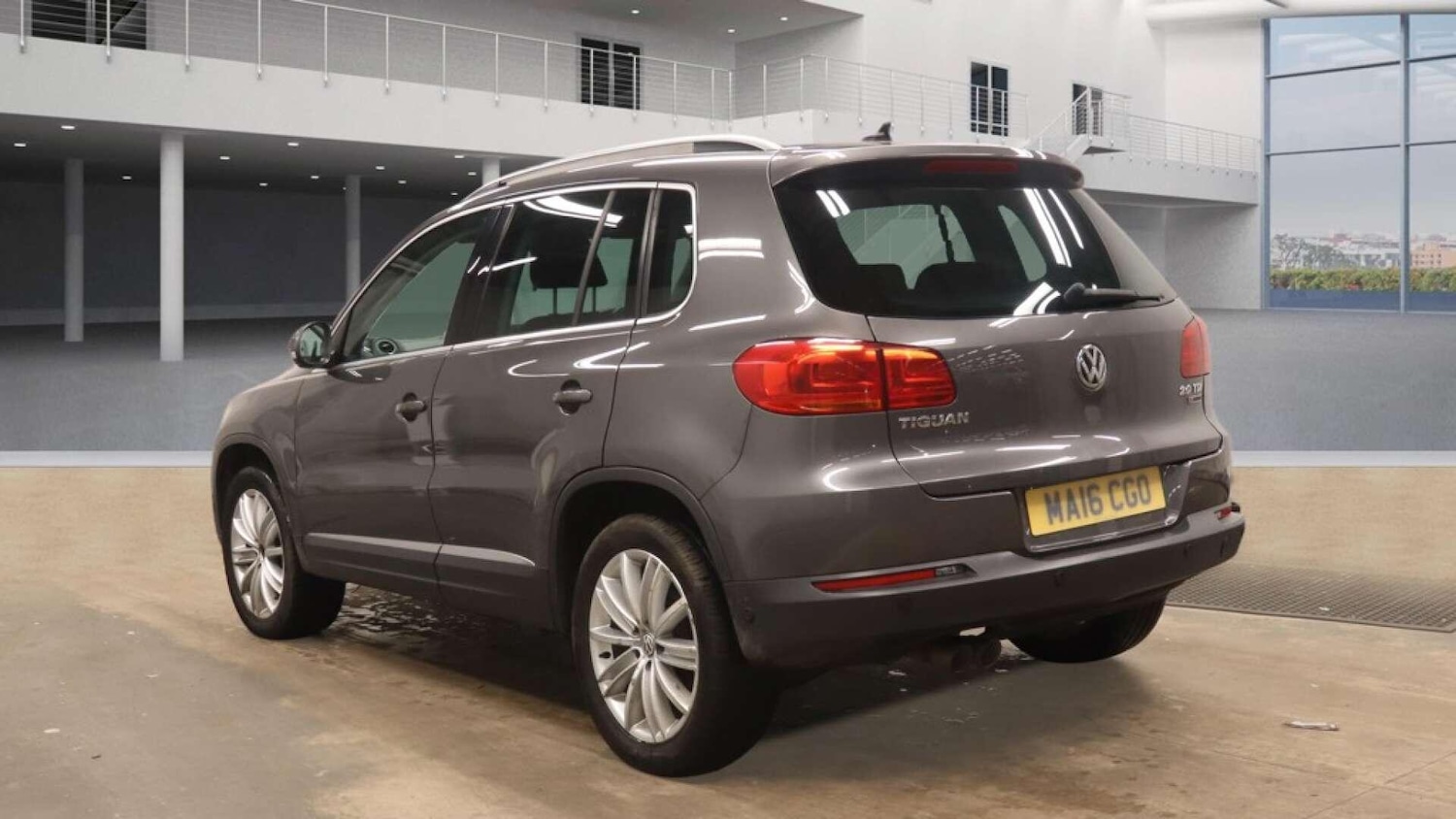 Used Volkswagen Tiguan 2016 for sale - 77376058: Photo 3