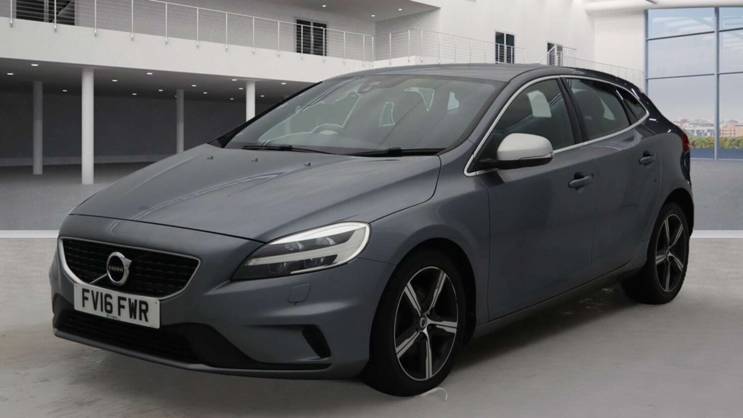 Used Volvo V40 2016 for sale - 76629620: Photo 3