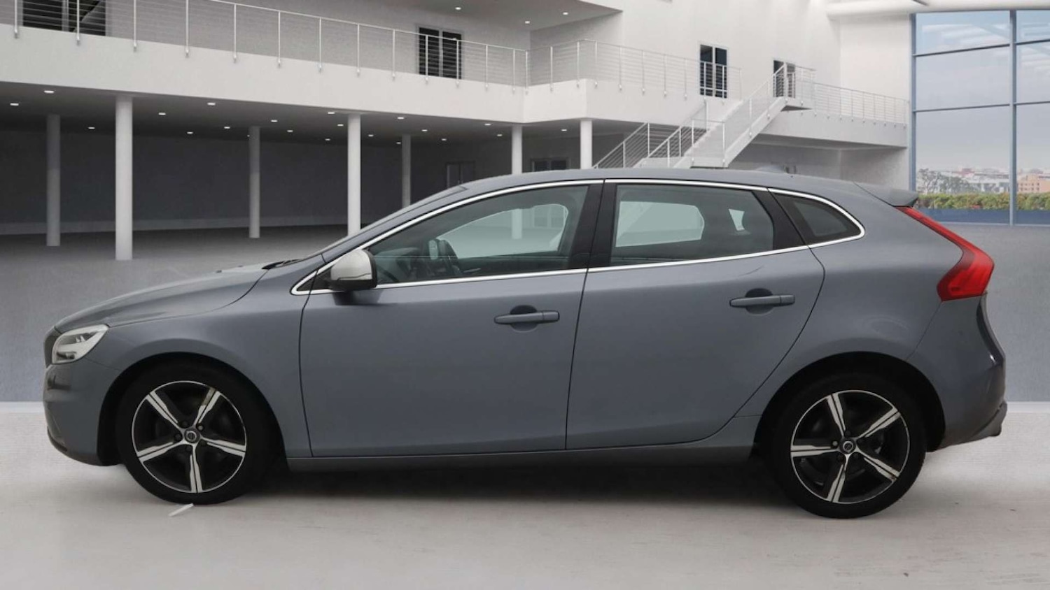 Used Volvo V40 2016 for sale - 76629620: Photo 9