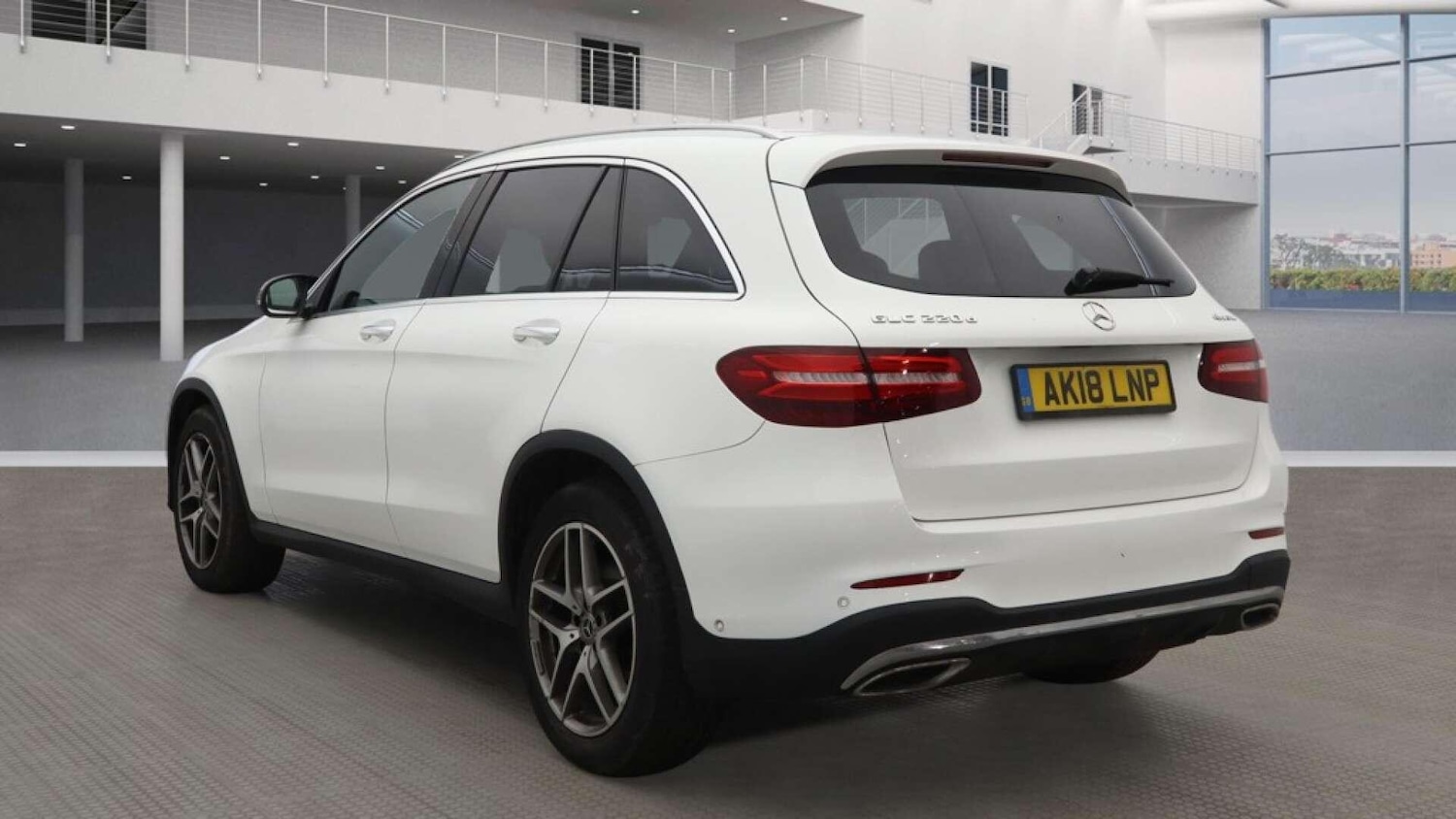 Used Mercedes-Benz GLC 2018 for sale - 77882091: Photo 3