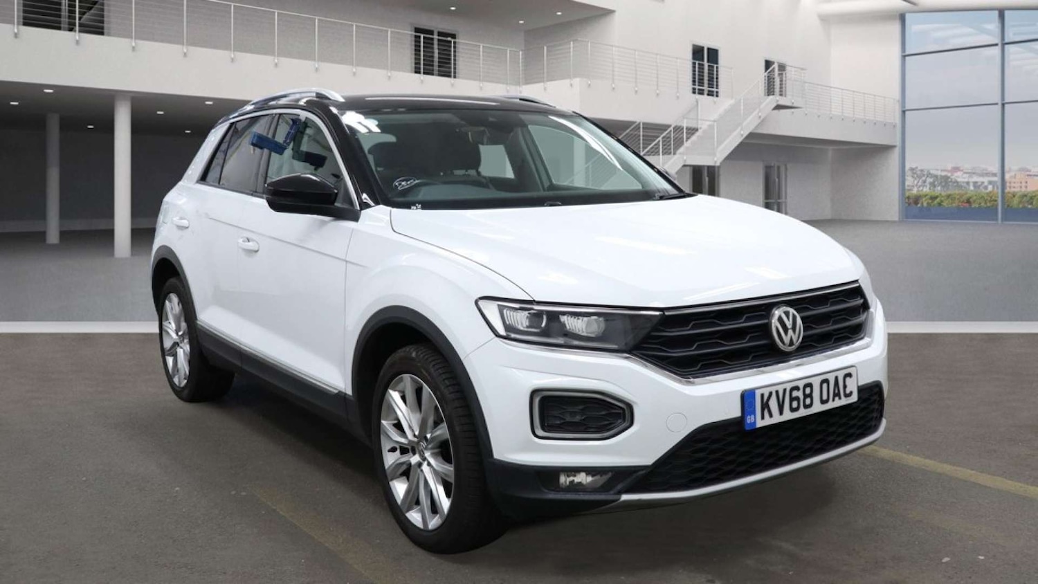 Used Volkswagen T-Roc 2018 for sale - 76411986: Photo 1