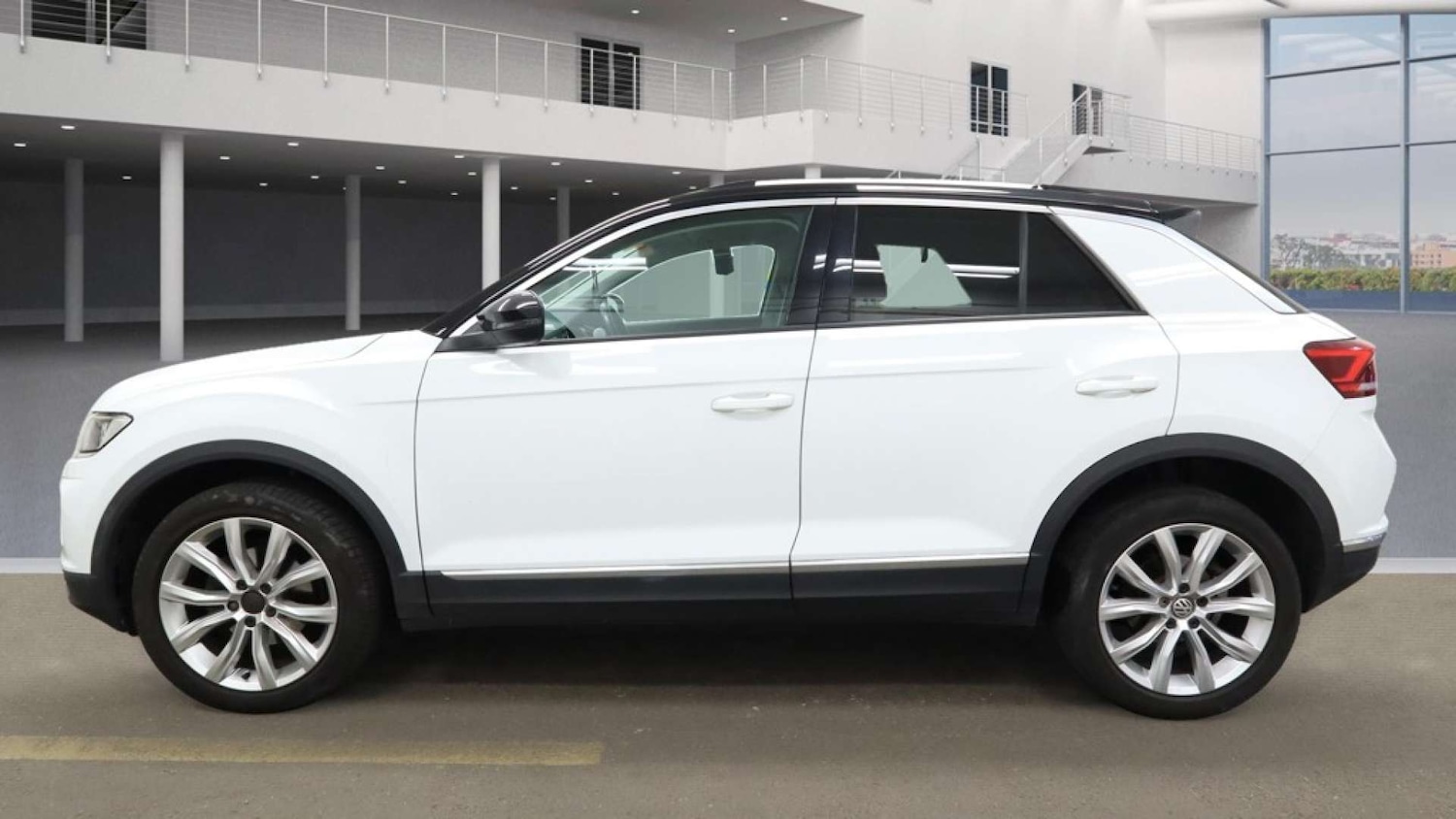 Used Volkswagen T-Roc 2018 for sale - 76411986: Photo 10