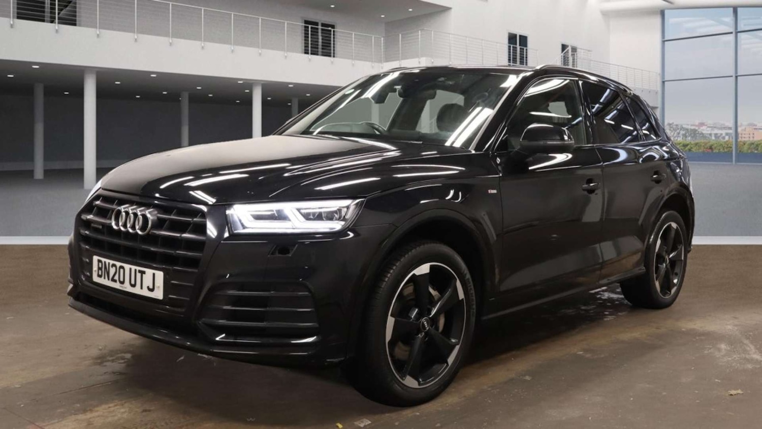 Used Audi Q5 2020 for sale - 76556046: Photo 2