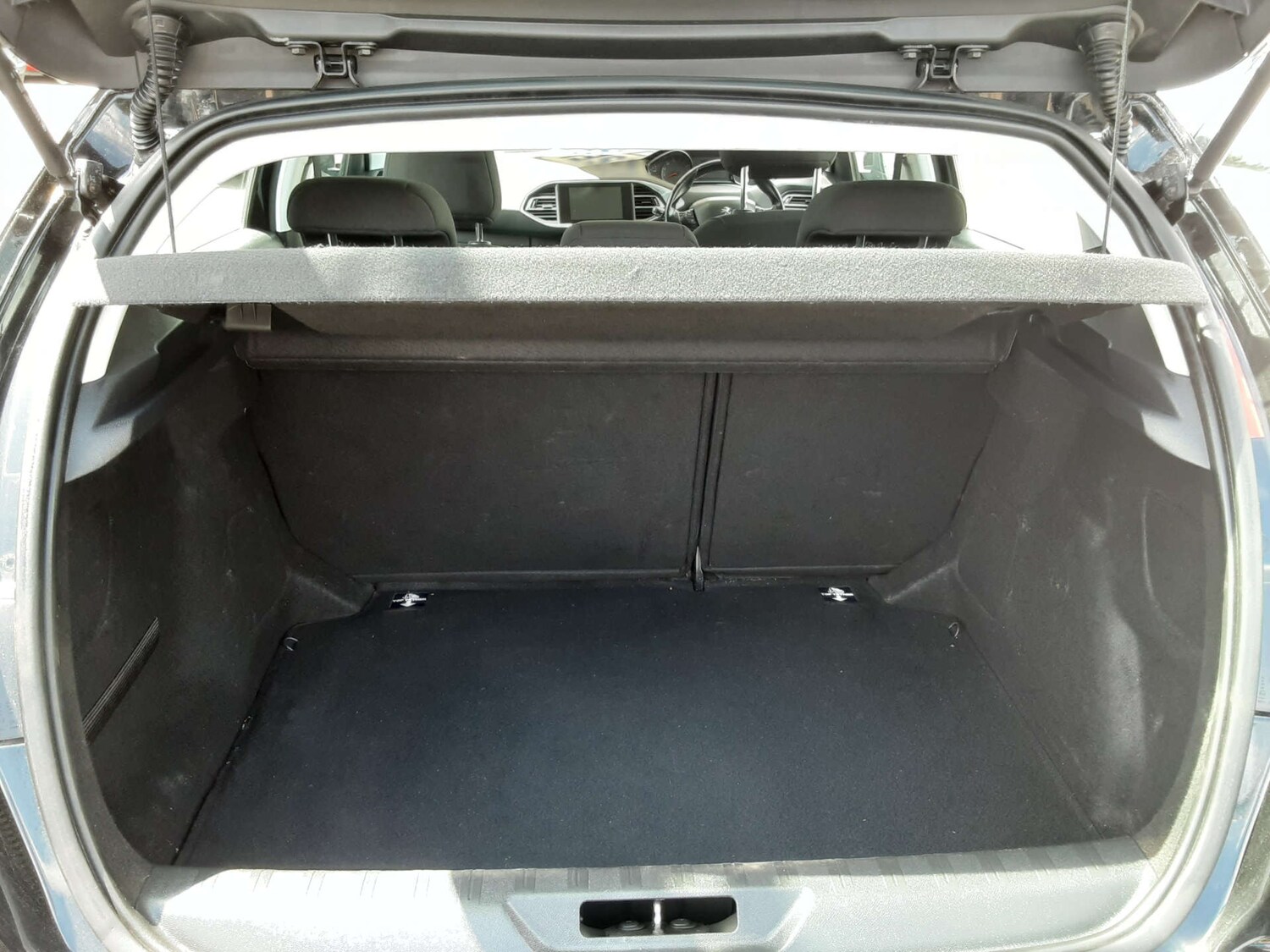 Used Peugeot 308 2017 for sale - 76411997: Photo 29