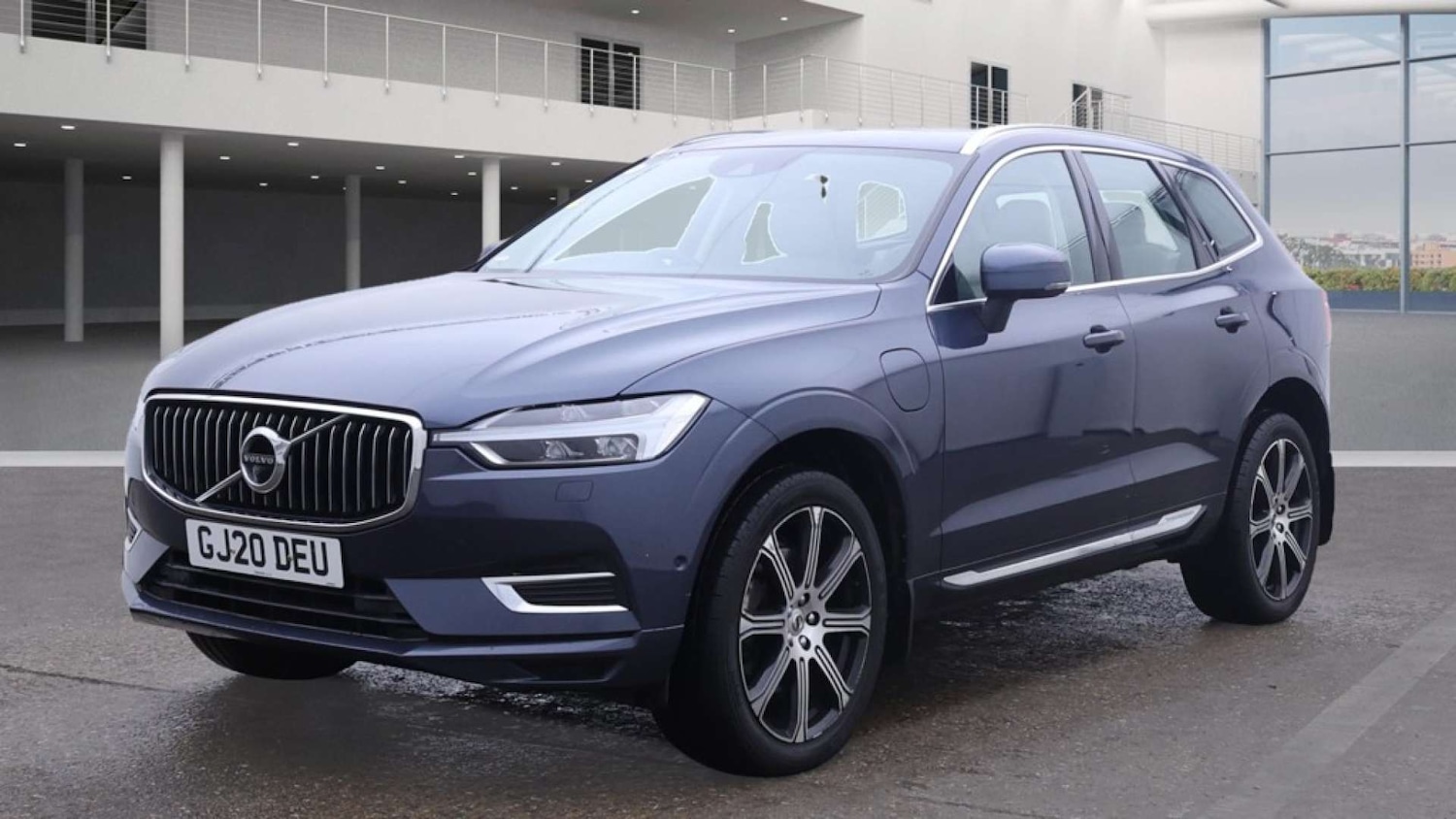 Used Volvo XC60 2020 for sale - 76411991: Photo 2