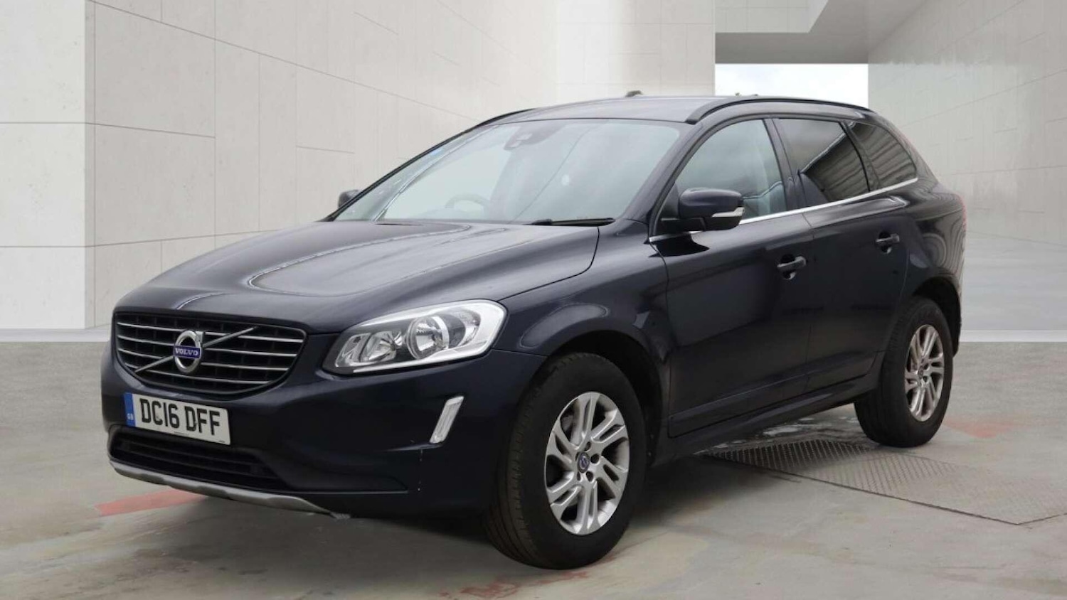 Used Volvo XC60 for sale - 78184998: Photo 2