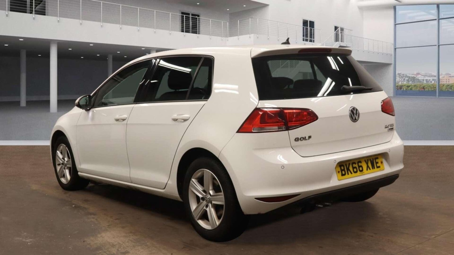 Used Volkswagen Golf 2016 for sale - 76807619: Photo 2