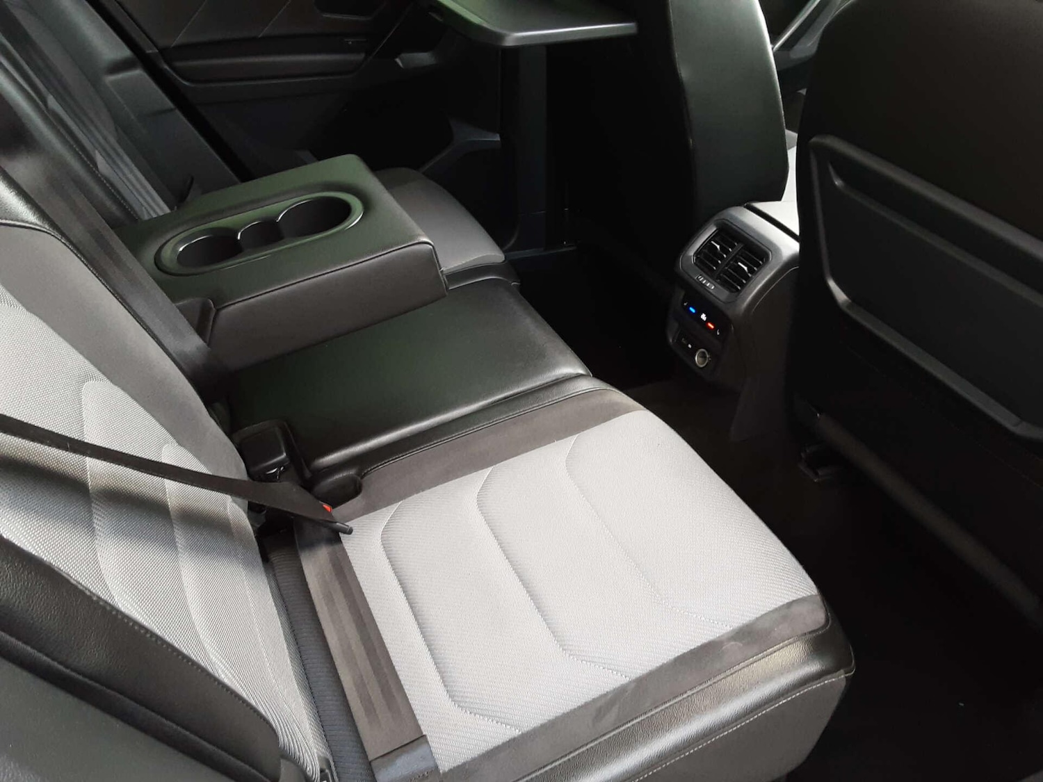 Used Volkswagen Tiguan 2020 for sale - 76912952: Photo 32