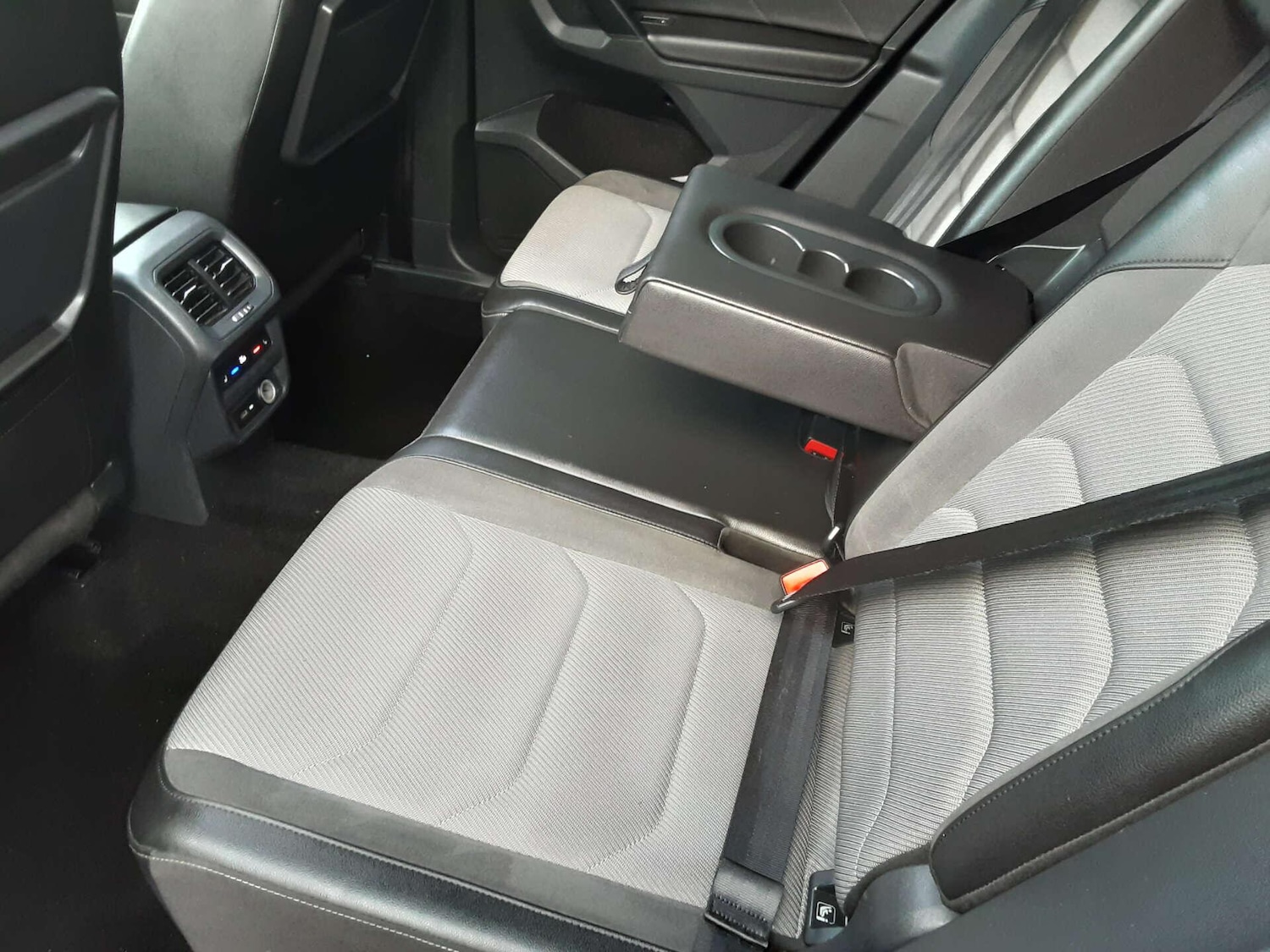 Used Volkswagen Tiguan 2020 for sale - 76912952: Photo 33