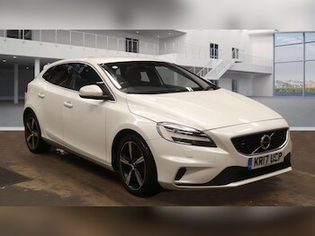 Used Volvo V40 2017 for sale - 77670396: Photo