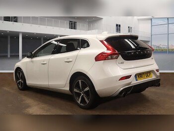 Used Volvo V40 2017 for sale - 77670396: Photo