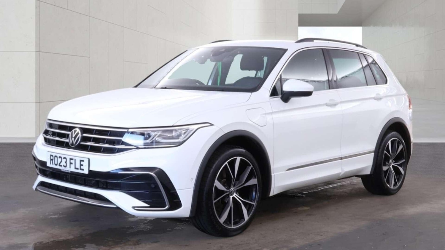 Used Volkswagen Tiguan 2023 for sale - 78156780: Photo 2