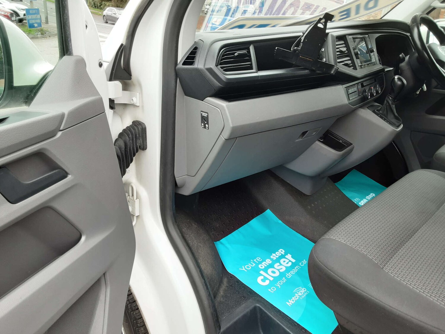 Used Volkswagen Transporter 2021 for sale - 76404624: Photo 25