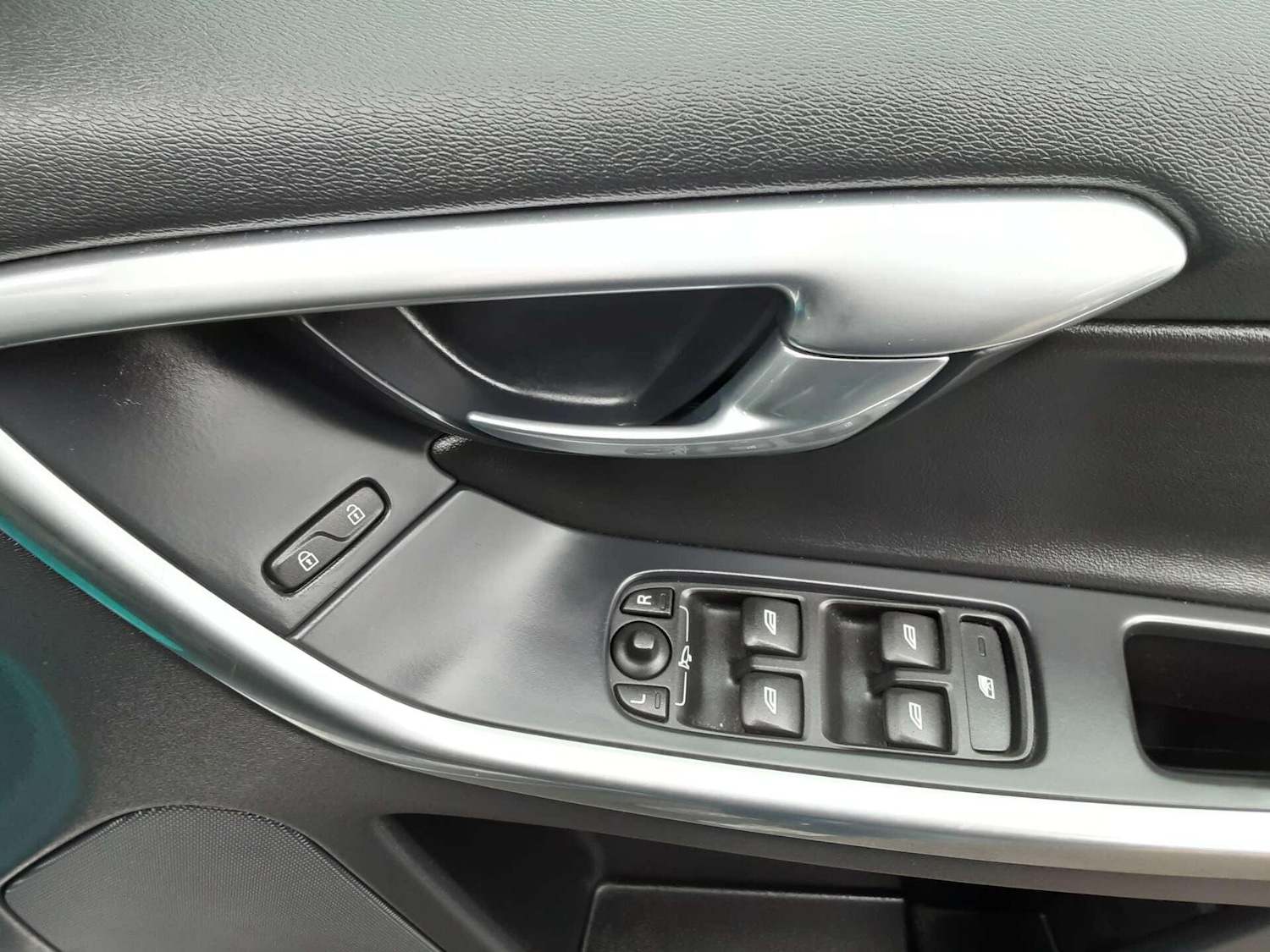 Used Volvo XC60 2017 for sale - 76807611: Photo 33