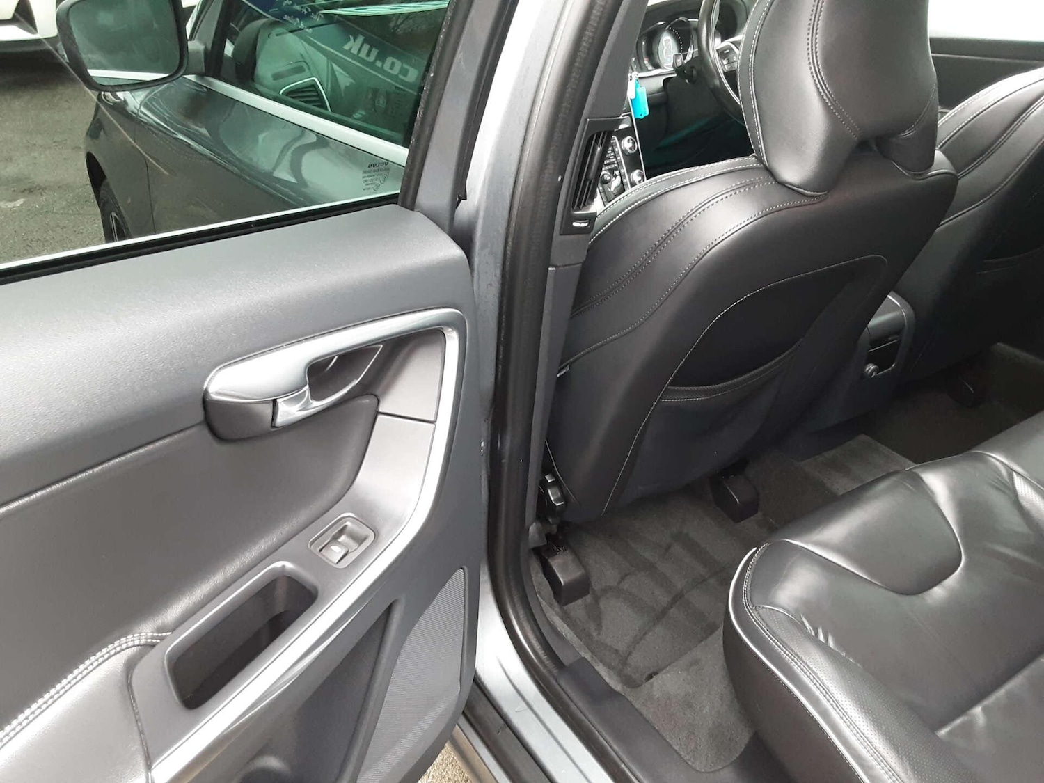 Used Volvo XC60 2017 for sale - 76807611: Photo 35