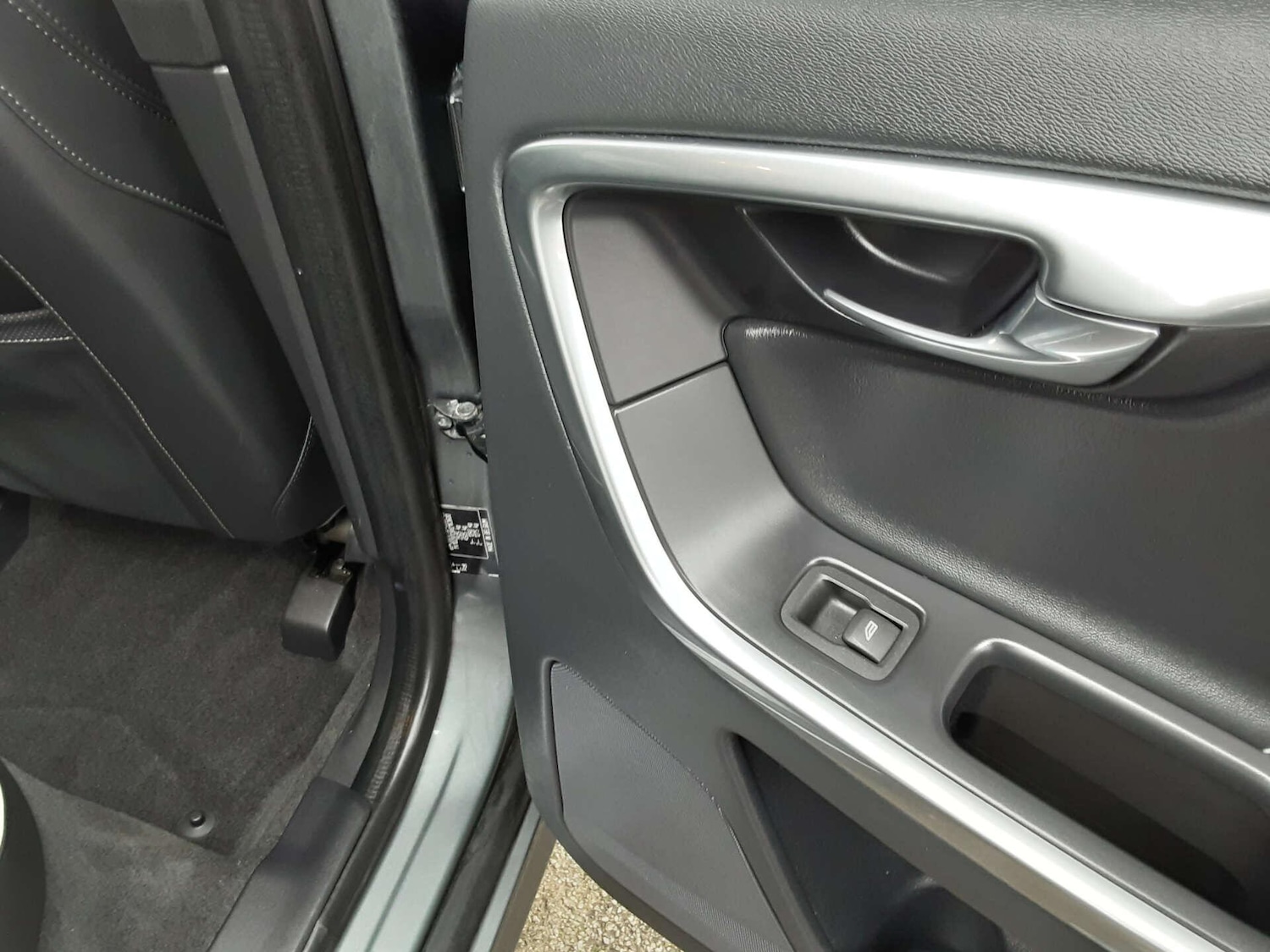 Used Volvo XC60 2017 for sale - 76807611: Photo 37