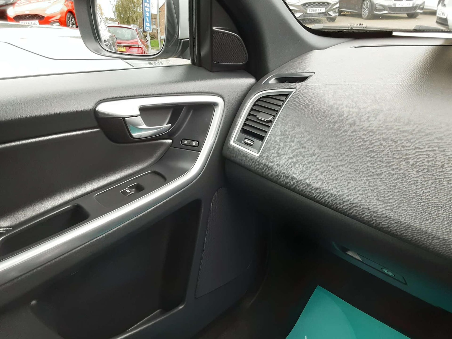 Used Volvo XC60 2017 for sale - 76807611: Photo 38