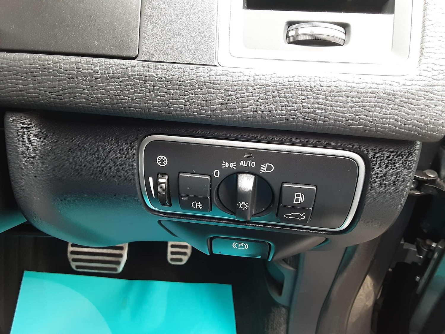 Used Volvo XC60 2017 for sale - 76807611: Photo 40